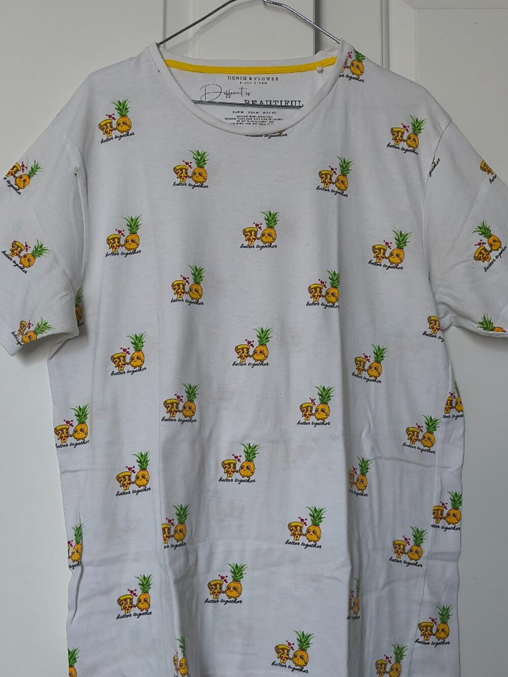 Denim & Flower Pizza Pineapple Better Together Tee Men's M